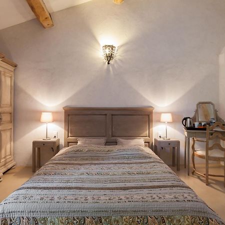 La Louviere Des Bruyeres Bed and Breakfast Robion en Luberon Δωμάτιο φωτογραφία