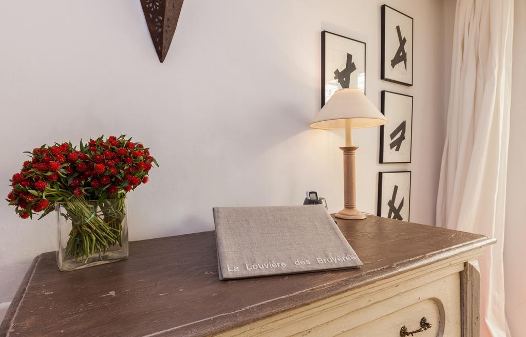 La Louviere Des Bruyeres Bed and Breakfast Robion en Luberon Δωμάτιο φωτογραφία